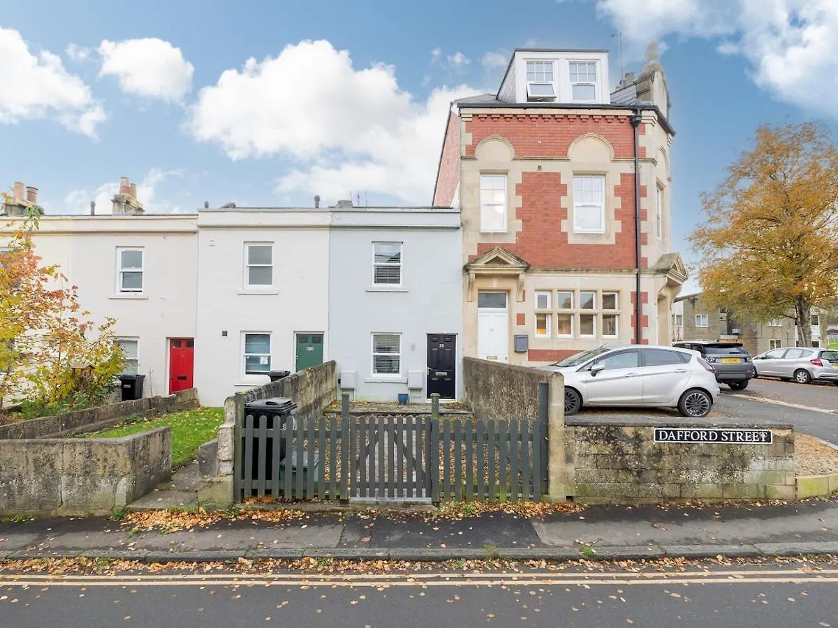 Pass The Keys Delightful Retreat In Larkhall With Free Parking Bath Holiday home